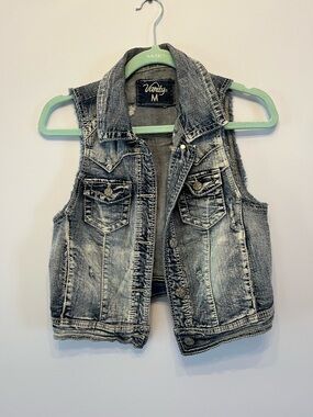 Vanity Distressed Acid-Wash Denim Vest - Gray